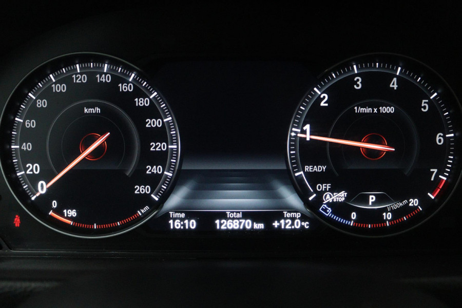 BMW 3 Serie 318i Luxury Edition (DEALER ONDERHOUDEN, PARKEERSENSOREN, NAVIGATIE, AUTOMAAT, CRUISE CONTROL)