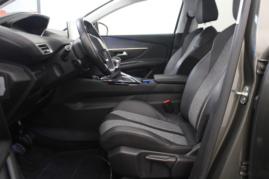 Peugeot 3008 1.2 PureTech Allure Pano