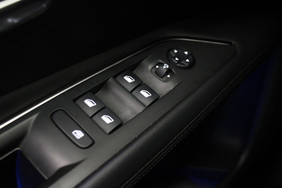 Peugeot 3008 1.2 PureTech Allure Pano