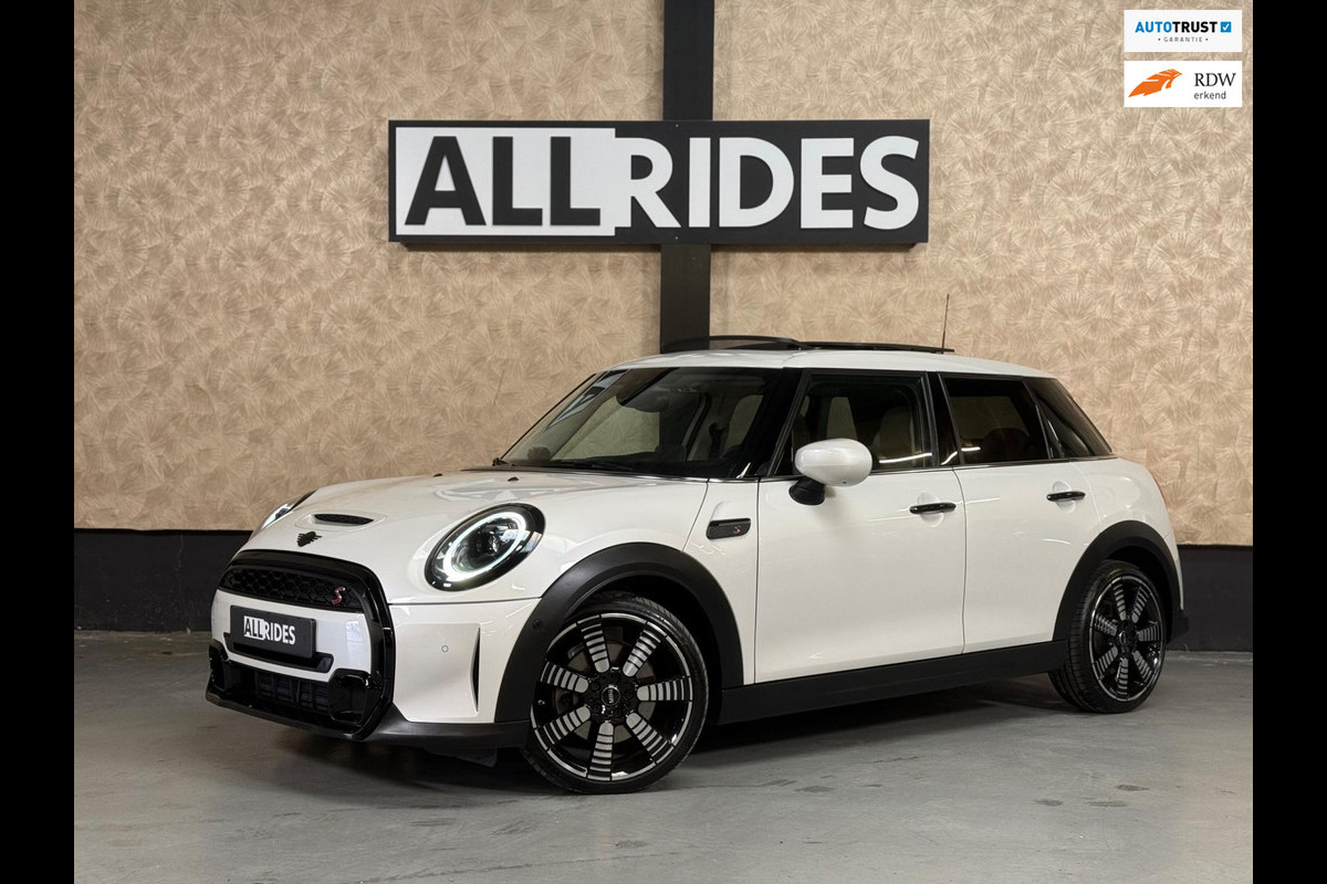 MINI Mini 2.0 Cooper S Essential | Pano | Keyless | HUD | Harman/Kardon | Sfeerverlichting | camera