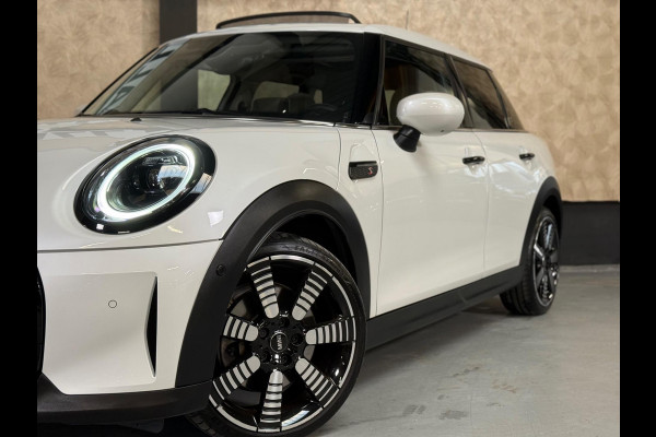 MINI Mini 2.0 Cooper S Essential | Pano | Keyless | HUD | Harman/Kardon | Sfeerverlichting | camera