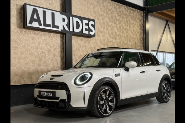 MINI Mini 2.0 Cooper S Essential | Pano | Keyless | HUD | Harman/Kardon | Sfeerverlichting | camera