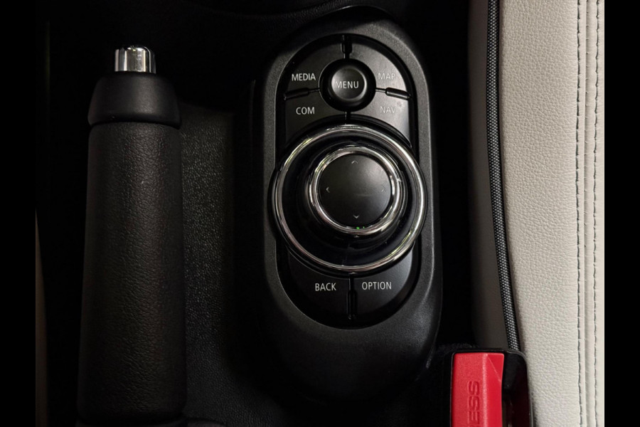 MINI Mini 2.0 Cooper S Essential | Pano | Keyless | HUD | Harman/Kardon | Sfeerverlichting | camera
