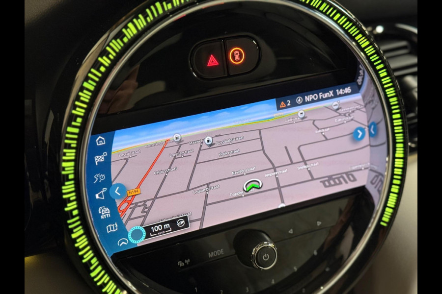 MINI Mini 2.0 Cooper S Essential | Pano | Keyless | HUD | Harman/Kardon | Sfeerverlichting | camera