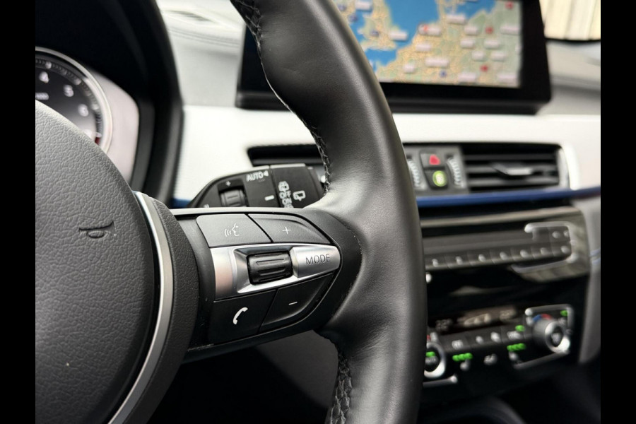 BMW X1 xDrive25e M-sport Automaat | Panoramadak | Leren bekleding | Stoelverwarming | LED verlichting | Climate & cruise control | Misa