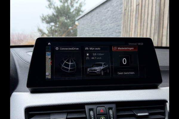 BMW X1 xDrive25e M-sport Automaat | Panoramadak | Leren bekleding | Stoelverwarming | LED verlichting | Climate & cruise control | Misa