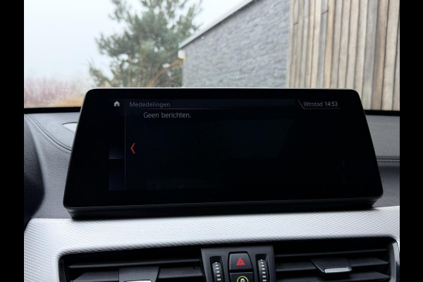 BMW X1 xDrive25e M-sport Automaat | Panoramadak | Leren bekleding | Stoelverwarming | LED verlichting | Climate & cruise control | Misa