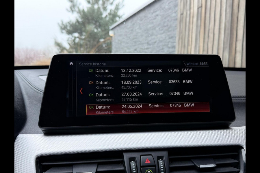 BMW X1 xDrive25e M-sport Automaat | Panoramadak | Leren bekleding | Stoelverwarming | LED verlichting | Climate & cruise control | Misa