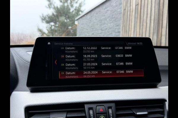 BMW X1 xDrive25e M-sport Automaat | Panoramadak | Leren bekleding | Stoelverwarming | LED verlichting | Climate & cruise control | Misa