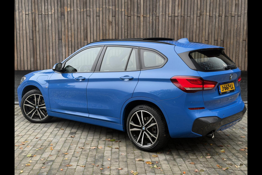 BMW X1 xDrive25e M-sport Automaat | Panoramadak | Leren bekleding | Stoelverwarming | LED verlichting | Climate & cruise control | Misa