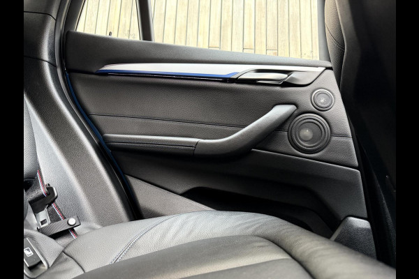 BMW X1 xDrive25e M-sport Automaat | Panoramadak | Leren bekleding | Stoelverwarming | LED verlichting | Climate & cruise control | Misa