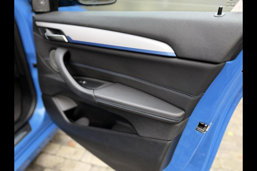 BMW X1 xDrive25e M-sport Automaat | Panoramadak | Leren bekleding | Stoelverwarming | LED verlichting | Climate & cruise control | Misa