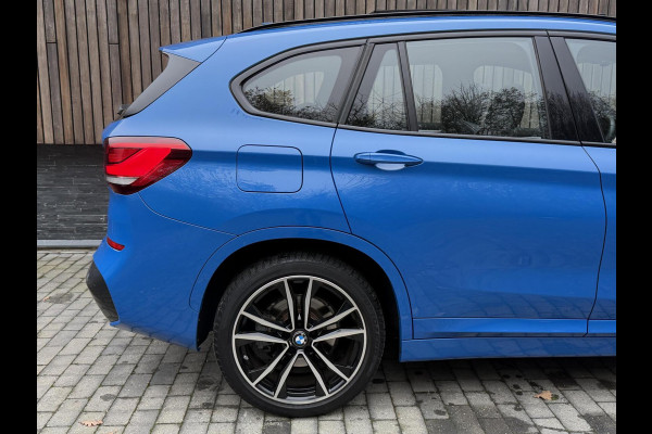 BMW X1 xDrive25e M-sport Automaat | Panoramadak | Leren bekleding | Stoelverwarming | LED verlichting | Climate & cruise control | Misa