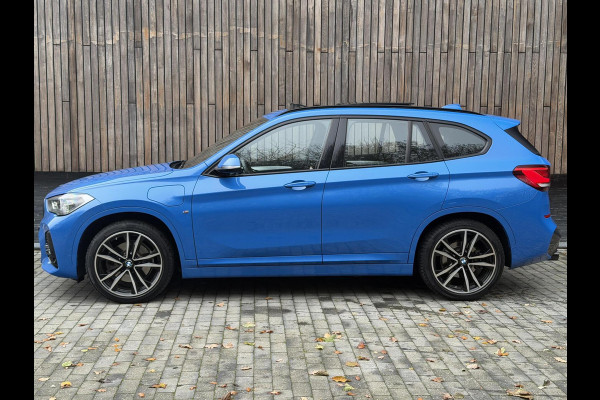 BMW X1 xDrive25e M-sport Automaat | Panoramadak | Leren bekleding | Stoelverwarming | LED verlichting | Climate & cruise control | Misa