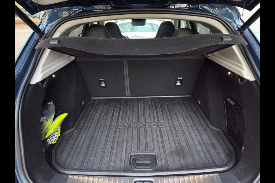 Lynk & Co 01 1.5 l Pano l Infinity Sound l ACC l Camera l IZGST l