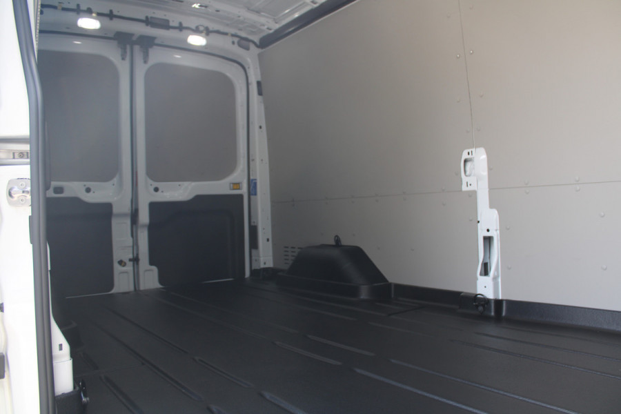 Ford E-Transit 350 L3H2 Trend 68 kWh Vol Elektrisch - 360 Camera - Pro Power Onboard - Dodehoek Assistent - Rijklaar