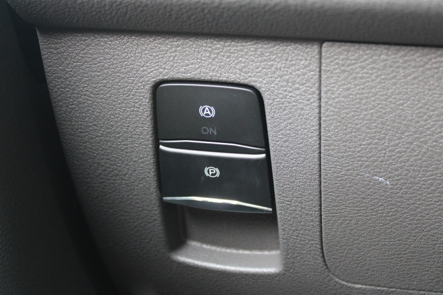 Ford E-Transit 350 L3H2 Trend 68 kWh Vol Elektrisch - 360 Camera - Pro Power Onboard - Dodehoek Assistent - Rijklaar