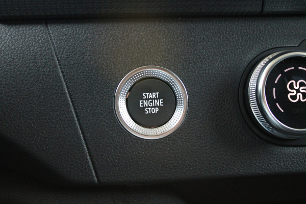 Renault Kangoo E-Tech Advance L2 44 kWh 123pk - Carplay - Stoelverwarming - PDC - Navi - Betimmering - LED - DAB - Cruise - Rijklaar