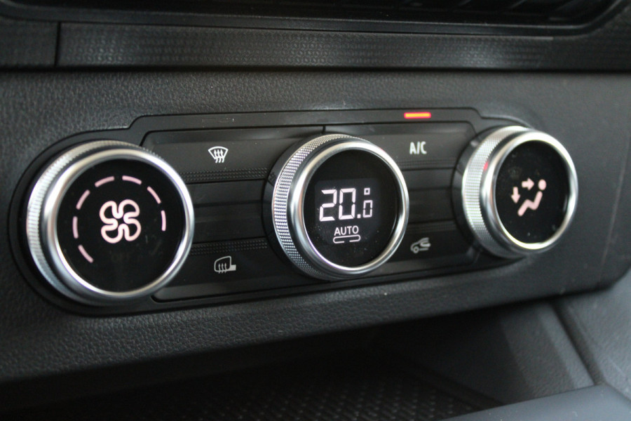 Renault Kangoo E-Tech Advance L2 44 kWh 123pk - Carplay - Stoelverwarming - PDC - Navi - Betimmering - LED - DAB - Cruise - Rijklaar