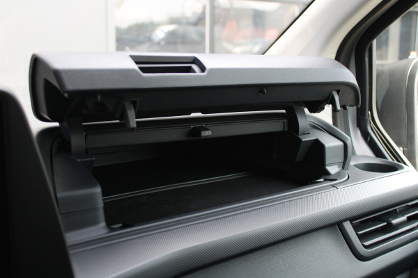 Ford Transit Custom 320 2.0 TDCI L2H1 Trend DC 136pk - 5 zits - Elek Trekhaak - LED - Stoelverwarming - Carplay/Android - Rijklaar