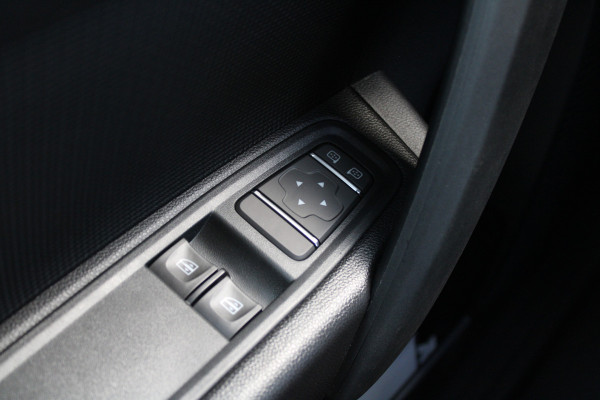 Renault Kangoo E-Tech Advance L2 44 kWh 123pk - Trekhaak - Stoelverwarming - PDC - Navi - Betimmering - LED - DAB - Cruise - Rijklaar