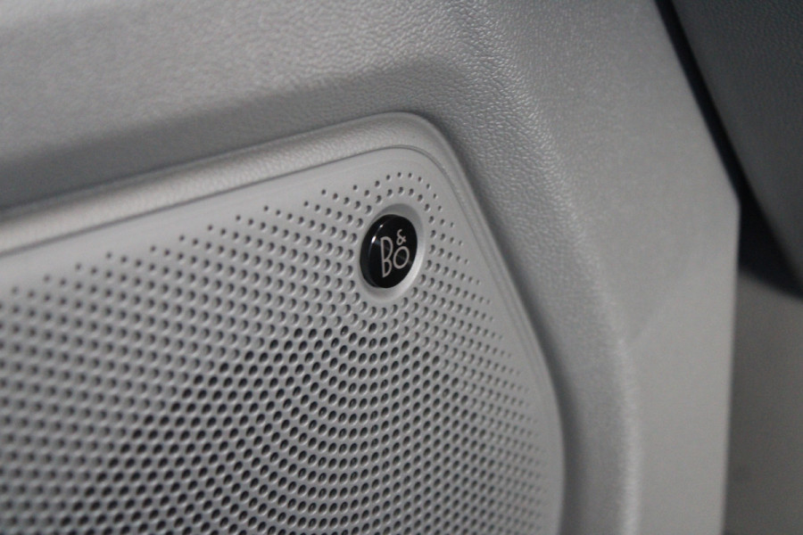 Ford E-Transit Custom 340 L2H1 Limited 65 kWh 218pk - 2x Schuif - LED - 360 Camera - B&O - ACC - Navi - Stoel/Stuurverwarming - Rijklaar