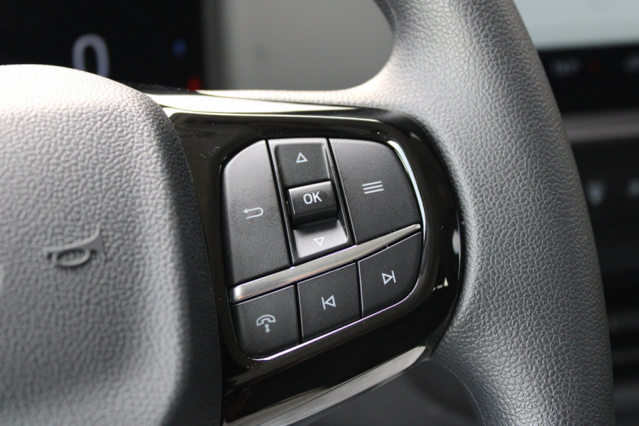 Ford Transit Custom 320 2.0 TDCI L2H1 Trend DC 136pk - 5 zits - Elek Trekhaak - LED - Stoelverwarming - Carplay/Android - Rijklaar