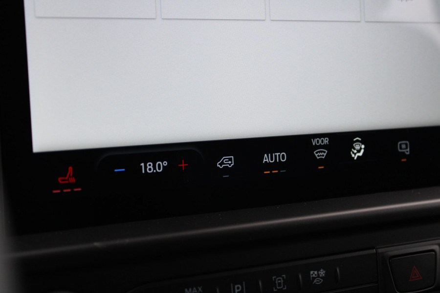 Ford Transit Custom 320 2.0 TDCI L2H1 Trend DC 136pk - 5 zits - Elek Trekhaak - LED - Stoelverwarming - Carplay/Android - Rijklaar