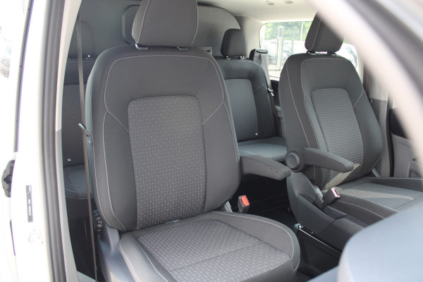 Ford Transit Custom 320 2.0 TDCI L2H1 Trend DC 136pk - 5 zits - Elek Trekhaak - LED - Stoelverwarming - Carplay/Android - Rijklaar