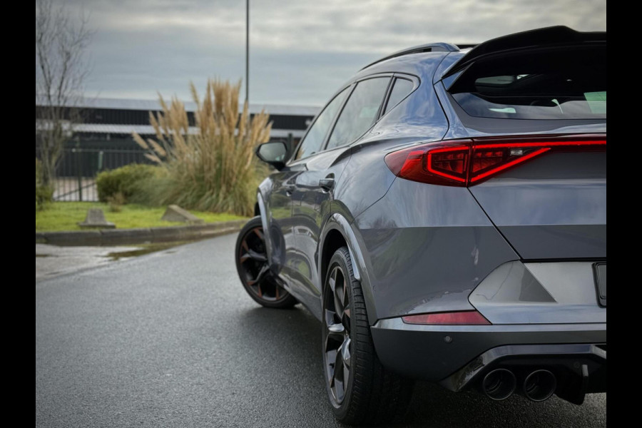 CUPRA Formentor 1.4 e-Hybrid VZ Performance Copper Style Panoramadak|Schaalstoelen|360° Camera|Stuurverw.|Keyless|