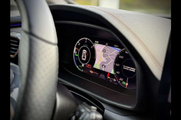 CUPRA Formentor 1.4 e-Hybrid VZ Performance Copper Style Panoramadak|Schaalstoelen|360° Camera|Stuurverw.|Keyless|