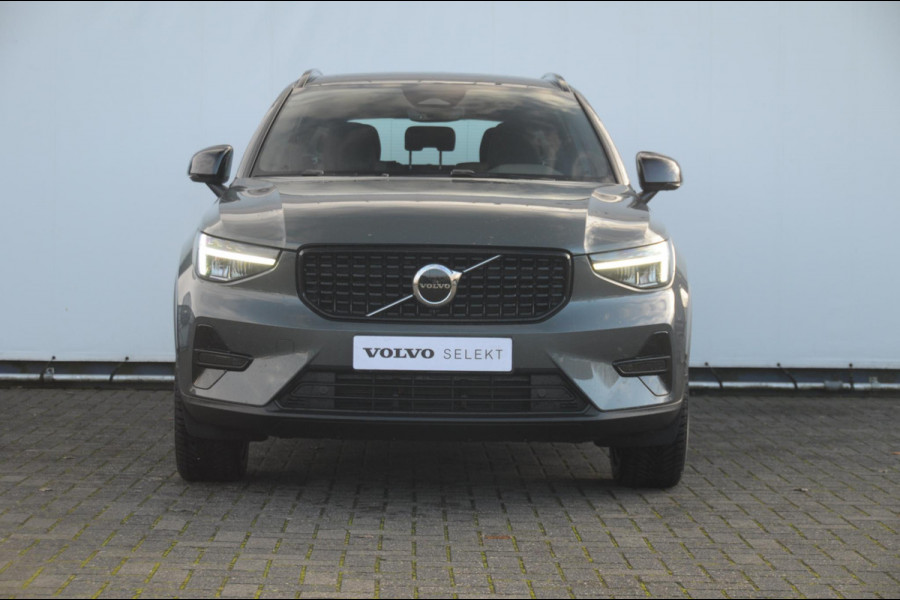 Volvo XC40 B4 211PK Automaat Plus Dark / Adaptive cruise control / Elektrische stoelen / Harman Kardon audio / Pilot assist / BLIS / Stoel en stuur verwarming / Elektrische achterklep / Parkeersensoren met camera / Google infotainment