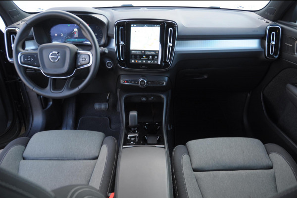 Volvo XC40 B4 211PK Automaat Plus Dark / Adaptive cruise control / Elektrische stoelen / Harman Kardon audio / Pilot assist / BLIS / Stoel en stuur verwarming / Elektrische achterklep / Parkeersensoren met camera / Google infotainment