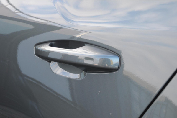 Volvo XC40 B4 211PK Automaat Plus Dark / Adaptive cruise control / Elektrische stoelen / Harman Kardon audio / Pilot assist / BLIS / Stoel en stuur verwarming / Elektrische achterklep / Parkeersensoren met camera / Google infotainment