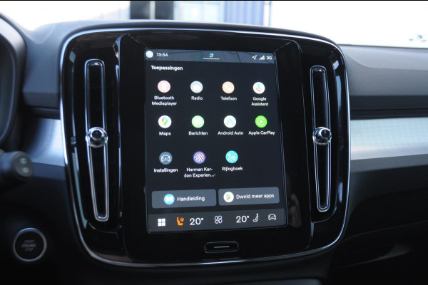 Volvo XC40 B4 211PK Automaat Plus Dark / Adaptive cruise control / Elektrische stoelen / Harman Kardon audio / Pilot assist / BLIS / Stoel en stuur verwarming / Elektrische achterklep / Parkeersensoren met camera / Google infotainment