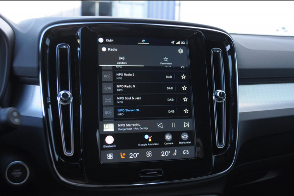Volvo XC40 B4 211PK Automaat Plus Dark / Adaptive cruise control / Elektrische stoelen / Harman Kardon audio / Pilot assist / BLIS / Stoel en stuur verwarming / Elektrische achterklep / Parkeersensoren met camera / Google infotainment
