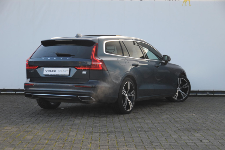 Volvo V60 T6 340PK Automaat Recharge AWD Inscription /  Bowers en Wilkins / Adaptieve cruise control/ Panoramadak/ 19” velgen/ BLIS/ Trekhaak/ Stoel en stuurwielverwarming/ Parkeersensoren met 360 Camera/ Elektrische stoelen met geheugen/ Apple carplay/ Keyless entry/ Head up display