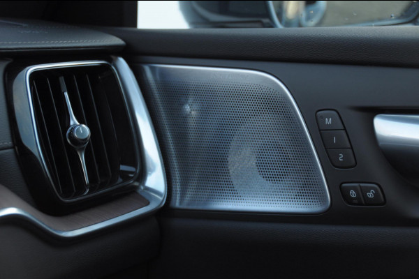 Volvo V60 T6 340PK Automaat Recharge AWD Inscription /  Bowers en Wilkins / Adaptieve cruise control/ Panoramadak/ 19” velgen/ BLIS/ Trekhaak/ Stoel en stuurwielverwarming/ Parkeersensoren met 360 Camera/ Elektrische stoelen met geheugen/ Apple carplay/ Keyless entry/ Head up display