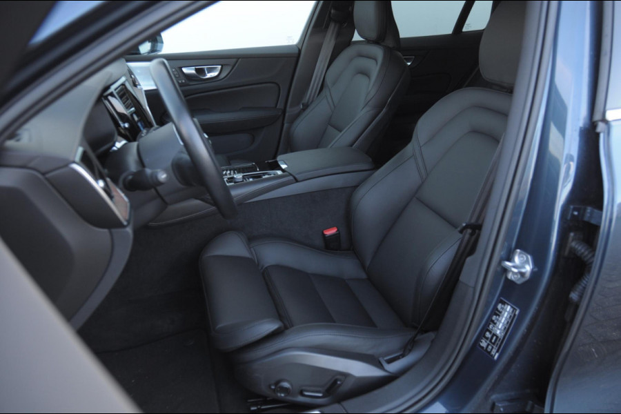 Volvo V60 T6 340PK Automaat Recharge AWD Inscription /  Bowers en Wilkins / Adaptieve cruise control/ Panoramadak/ 19” velgen/ BLIS/ Trekhaak/ Stoel en stuurwielverwarming/ Parkeersensoren met 360 Camera/ Elektrische stoelen met geheugen/ Apple carplay/ Keyless entry/ Head up display