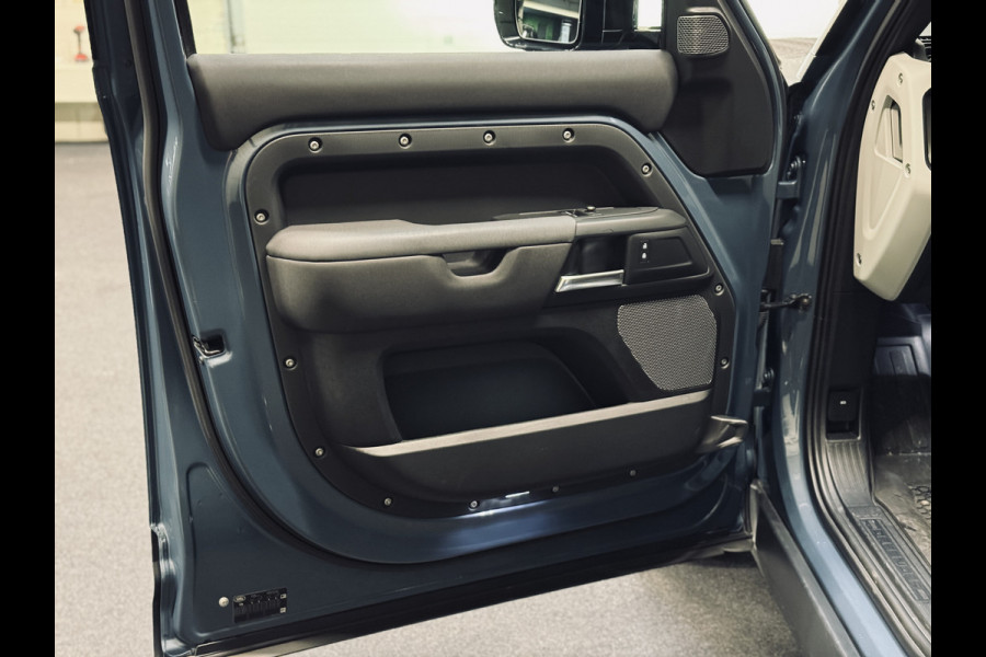 Land Rover Defender 110 3.0 D300 S HardTop Commercial | Trekhaak | Luchtvering | 360 camera