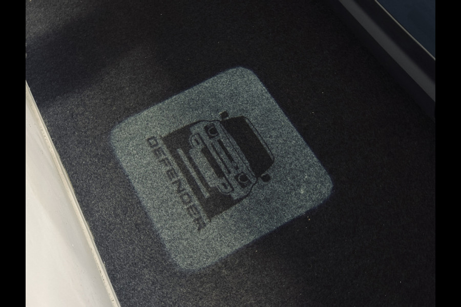 Land Rover Defender 110 3.0 D300 S HardTop Commercial | Trekhaak | Luchtvering | 360 camera