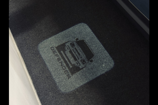 Land Rover Defender 110 3.0 D300 S HardTop Commercial | Trekhaak | Luchtvering | 360 camera