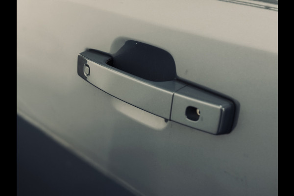 Land Rover Defender 110 3.0 D300 S HardTop Commercial | Trekhaak | Luchtvering | 360 camera