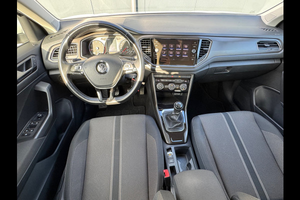 Volkswagen T-Roc 1.0 TSI Style * Navigatie * Stuurverwarming * Trekhaak * Full Led *