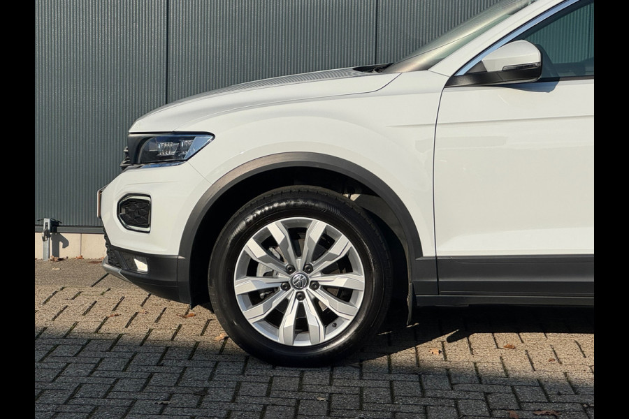 Volkswagen T-Roc 1.0 TSI Style * Navigatie * Stuurverwarming * Trekhaak * Full Led *