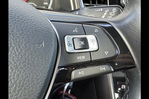 Volkswagen T-Roc 1.0 TSI Style * Navigatie * Stuurverwarming * Trekhaak * Full Led *