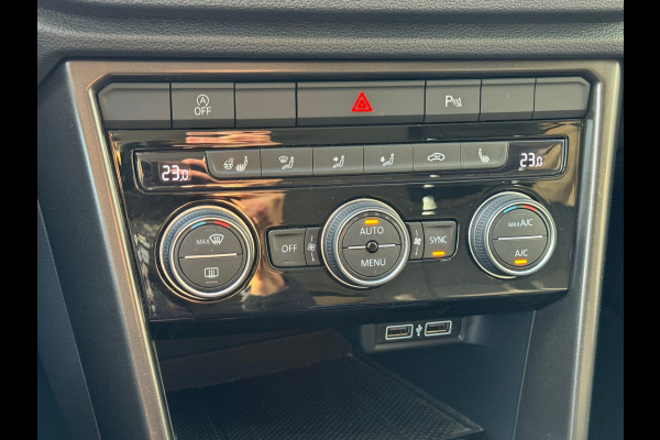 Volkswagen T-Roc 1.0 TSI Style * Navigatie * Stuurverwarming * Trekhaak * Full Led *