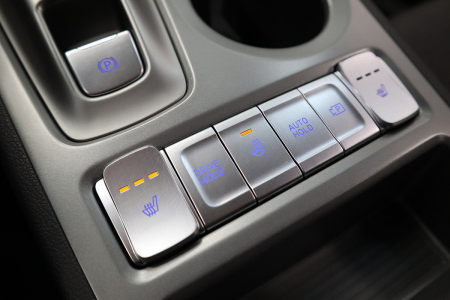 Hyundai Kona EV Fashion 64 kWh ACC Climate PDC Keyless LED 24 maanden garantie mogelijk (*vraag naar de voorwaarden)
