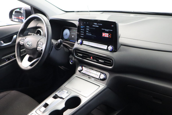 Hyundai Kona EV Fashion 64 kWh ACC Climate PDC Keyless LED 24 maanden garantie mogelijk (*vraag naar de voorwaarden)