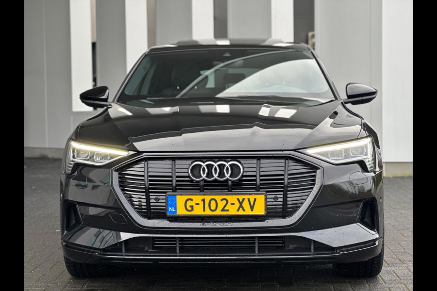 Audi e-tron E-tron 55 quattro advanced 95 kWh S-LINE, panoramadak,21 inch, 2 e eigenaar, nl auto met nationale auto pas